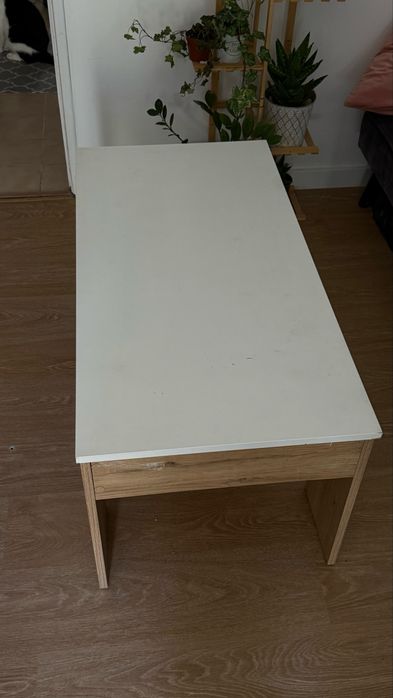 Mesa de centro com baú