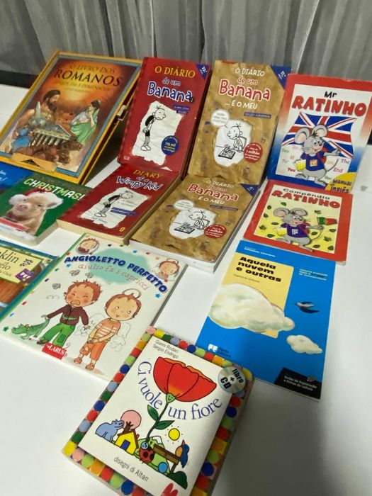 Vários livros infantis juvenis - português, inglês, francês, italiano