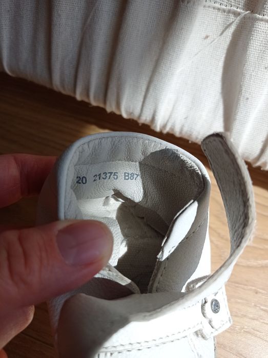 Buty niemowlęce rozmiar 20