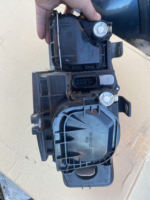 Audi a4 b6 lampa prawa przod