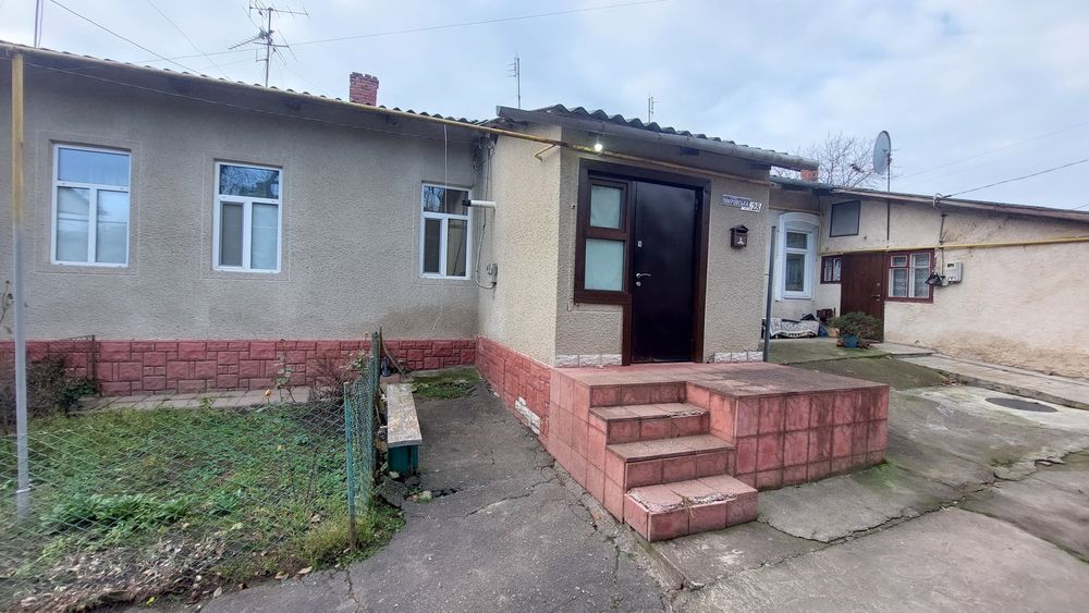 Продам 2-кімнатну квартиру. Вул.Покровська,28