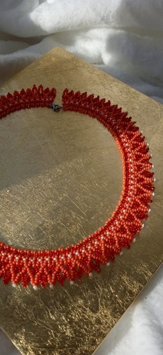 Novy naszyjnik czerwony z białym koraliki toho