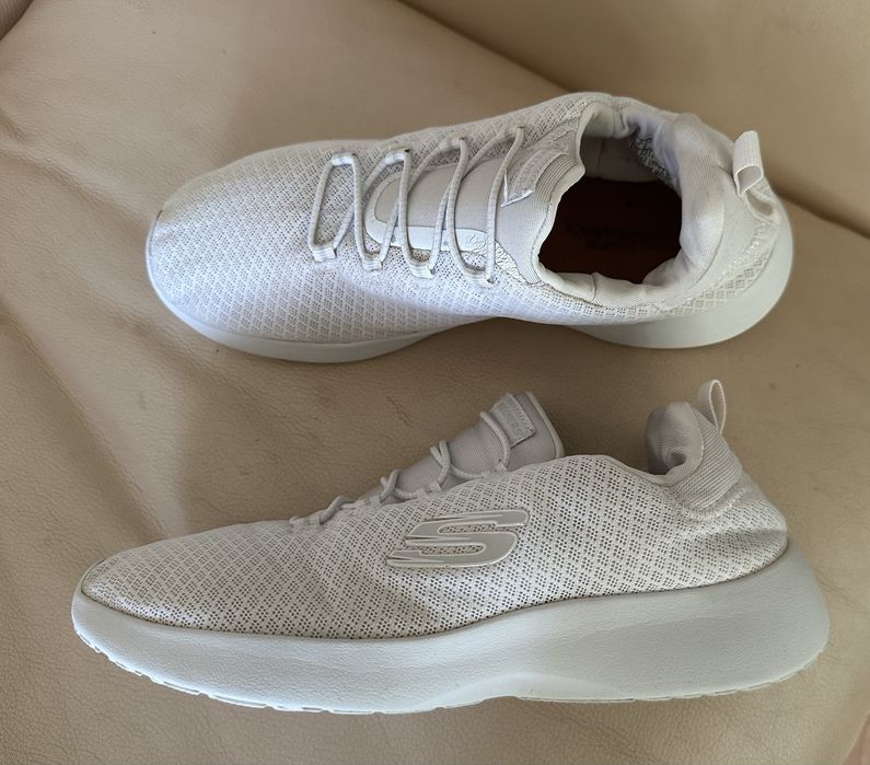 Легкие кроссовки SKECHERS Dynamight.