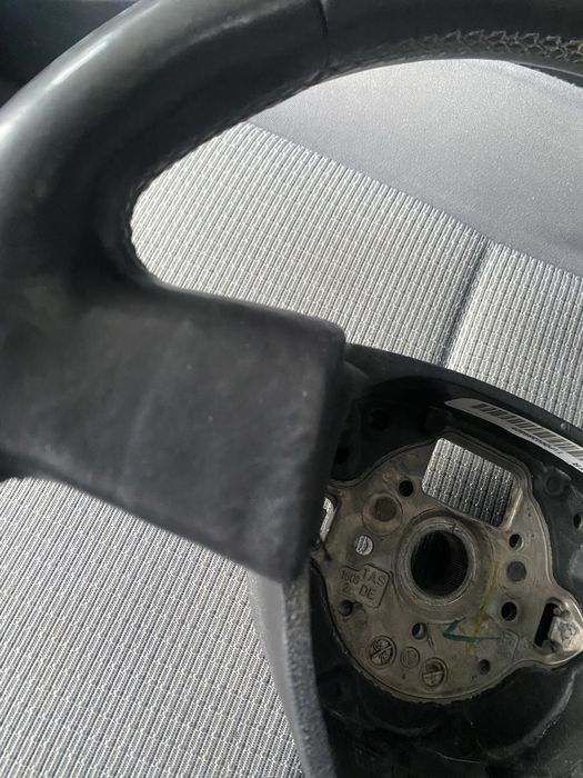 Руль VW Jetta 5 Golf 5 весь в коже