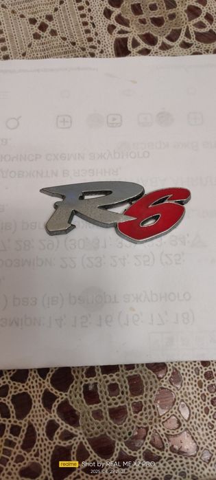 Оригинальный шильдик R6