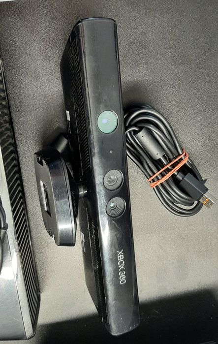 Xbox 360 250gb 2xpad kinect stojak okablowanie komplet