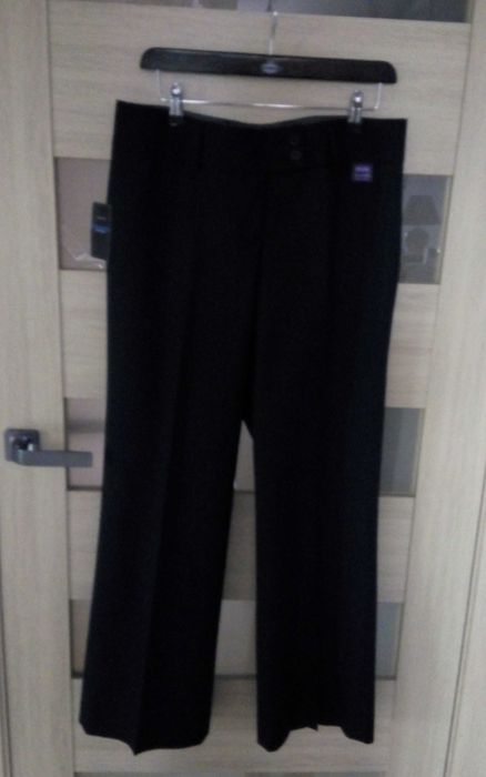 Чорні жіночі брюки класика розмір 14 на 48, вовна 30%