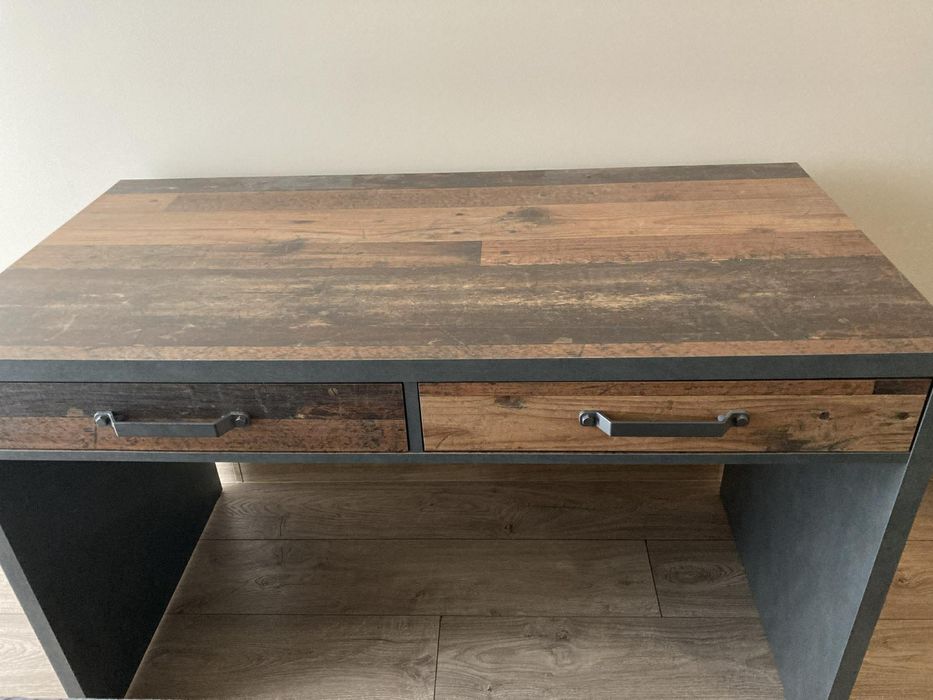 Biurko z szufladami drewniane
