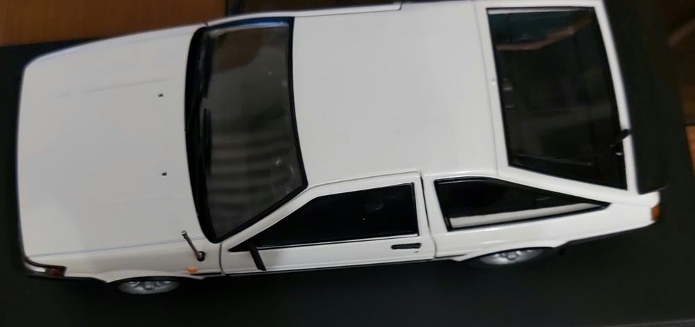 1/24 Miniatura TOYOTA Corolla GT TWIN CAM 16