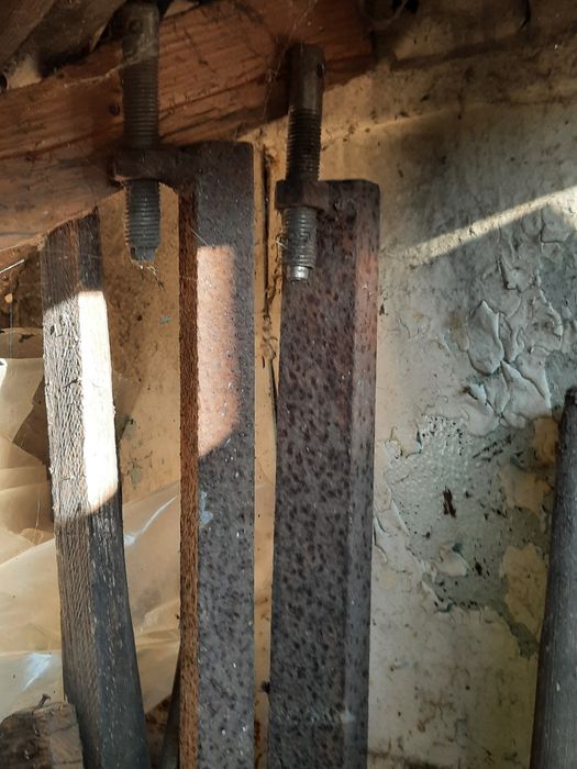 Струбцины для дверей столярные.