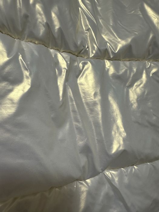 Куртка жемчужного цвета