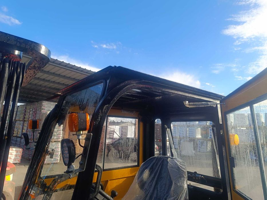 Empilhador 2.5 ton Mitsubishi triplex 4.50 cabine total