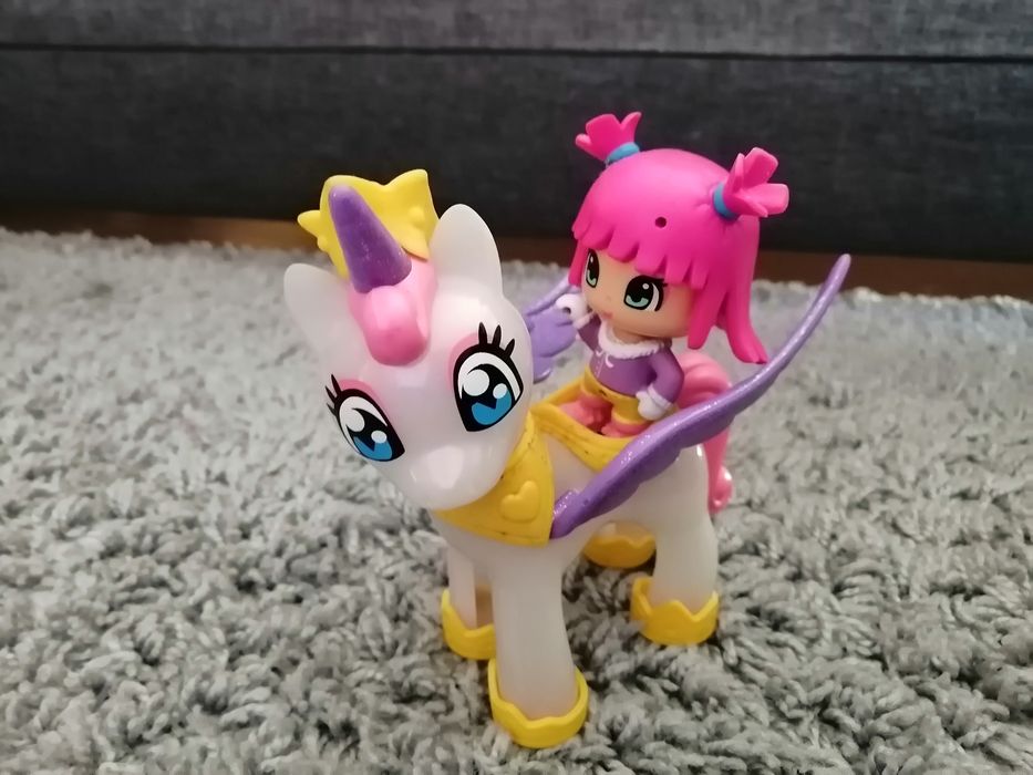 Pinypon Unicornio+fada e Mota com varios pinypon