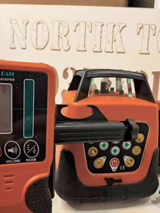 Nível Laser ROTATIVO. Alcance 500 m. Com RECEPTOR. NOVO. Autonivelante
