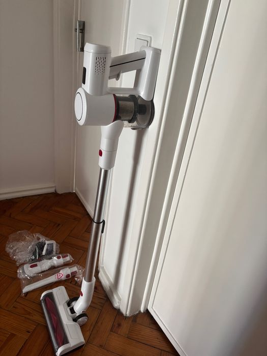 Syntecno rechargeable cordless dry vacuum cleaner