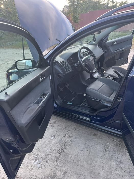 Продам  Volvo V 50    В Харькове !!!