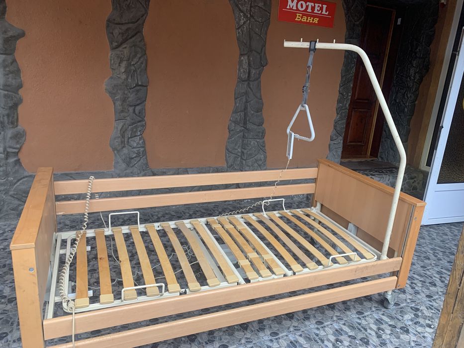 Ліжко медичне