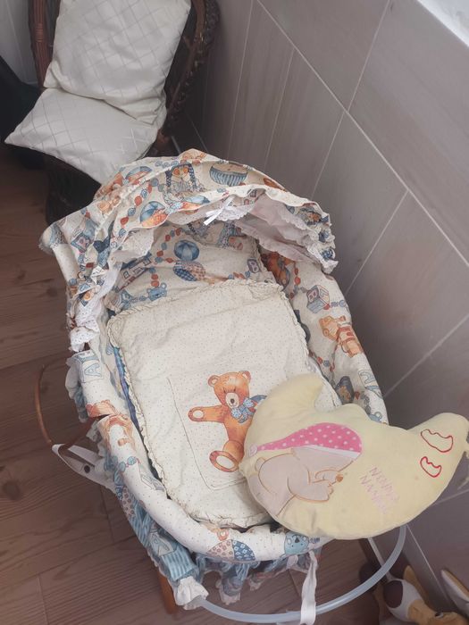 Alcofa bebé verga com pés em madeira amovíveis