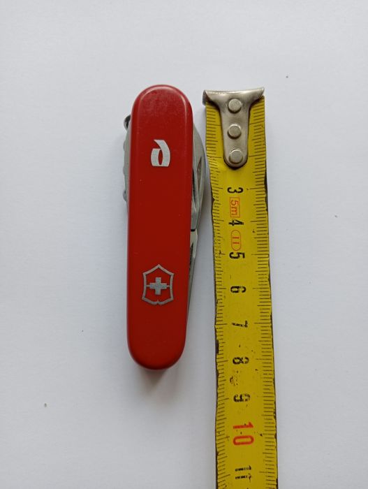 Нож перочинный Victorinox Швейцария .