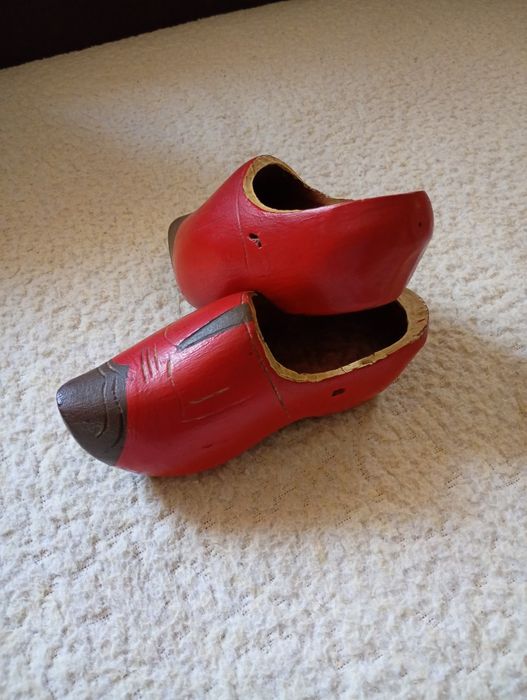 Buty drewniana ozdobne