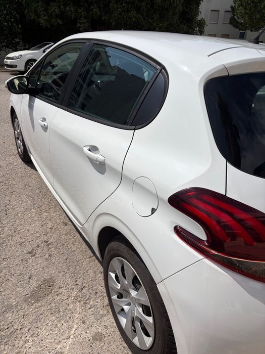 Peugeot 208 — fotografia 10