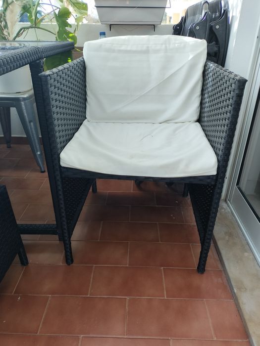 Mesa jardim com cadeiras