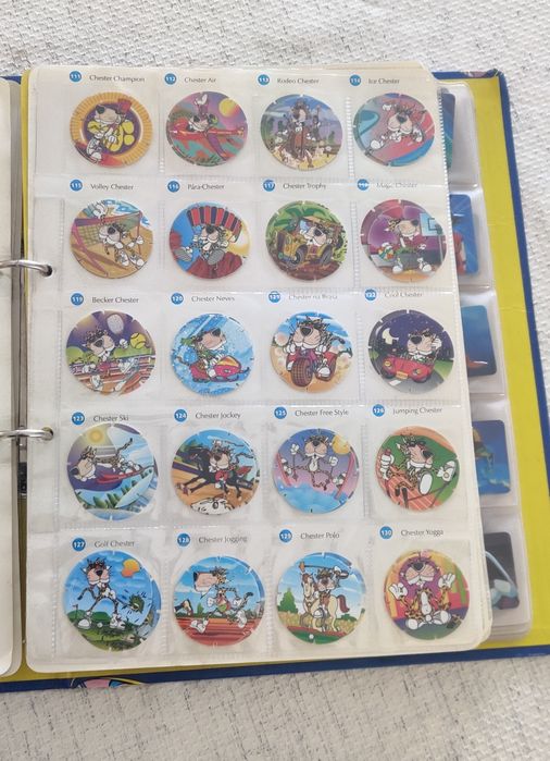 Caderneta tazos e outros tazos