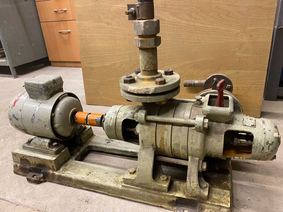 Насос для дачи водяной Sigma VL1-3-D с двигателем MEZ MOT3 2AP80-2