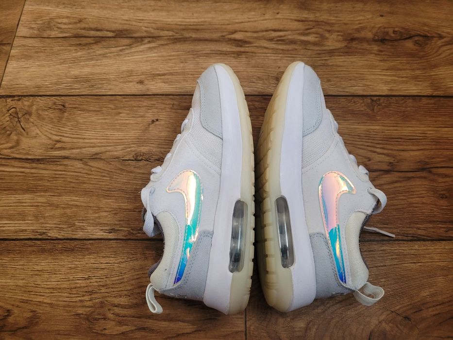Кросівки Nike air max 33 розмір 
Оригінал.  Довжину устілки дивіться н