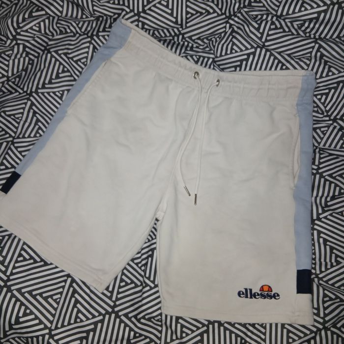 Продам щорти ellesse в гарному стані