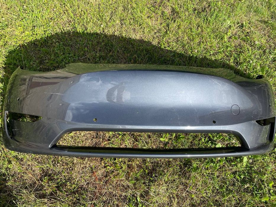 Продам бампери на Tesla Model 3