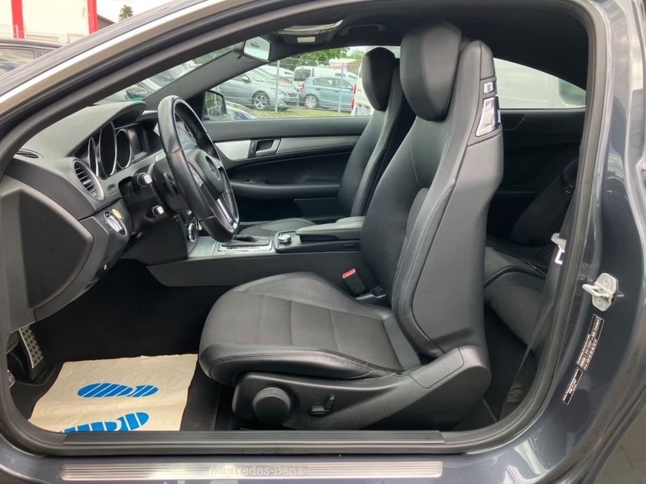 Mercedes-Benz C 250 — fotografia 9