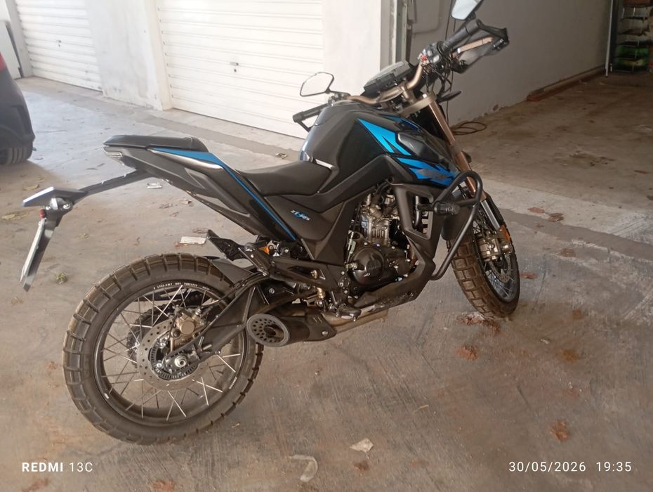 Zontes 125cc ( Nova apenas 100km de uso)