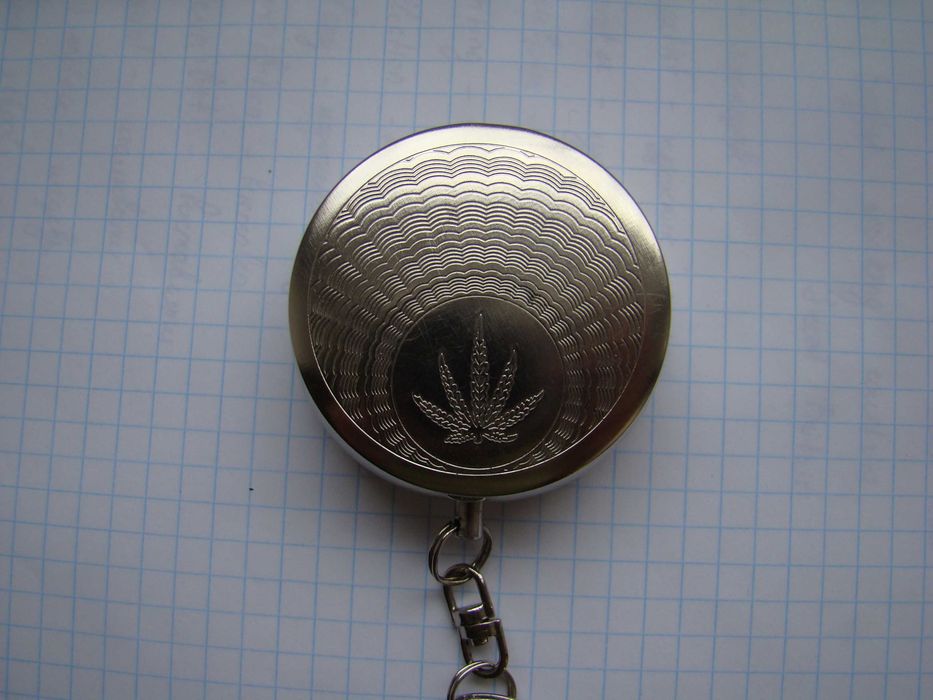 Брелок Карманная пепельница.