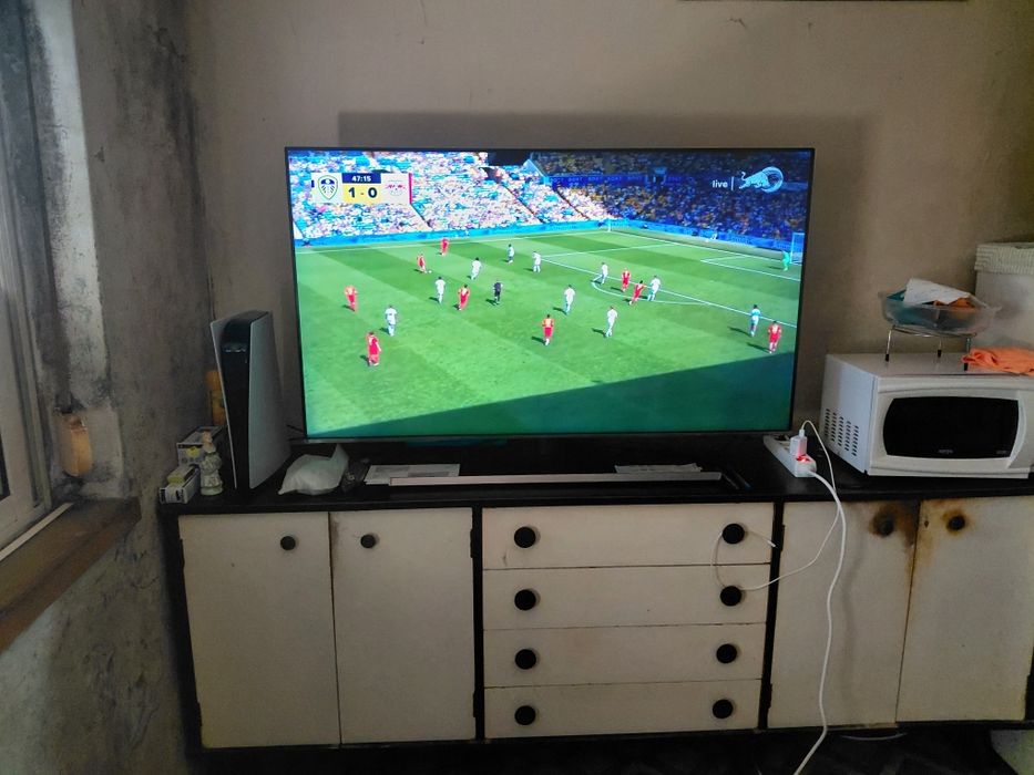 Tv samsung smart tv nu 8005.