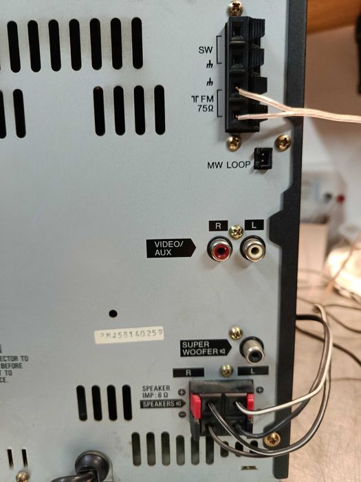 Aparelhagem HIFI Aiwa NSX-V25 para recuperar