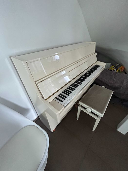 Piano Furstein TP 105. Em perfeito estado