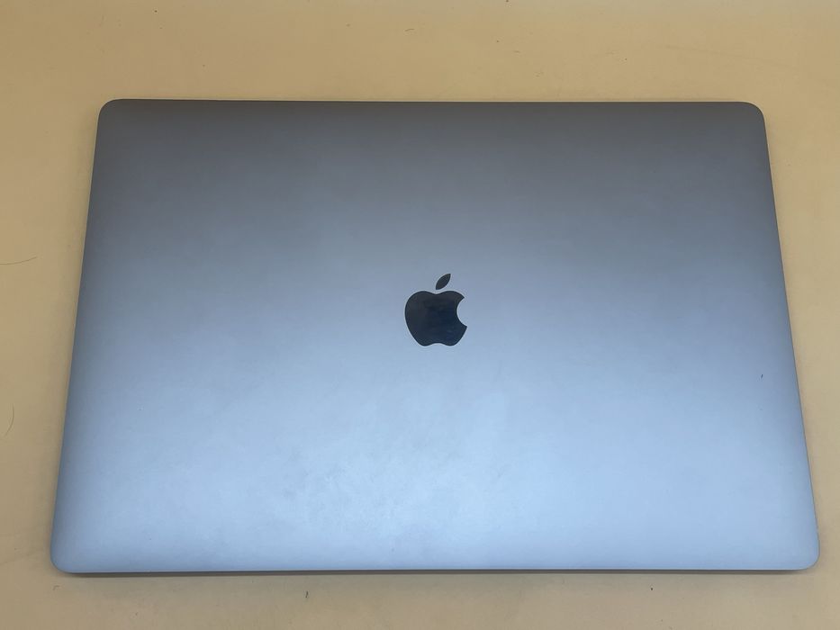 Macbook pro 2019 512ssd 16gb i7 16 дюймів