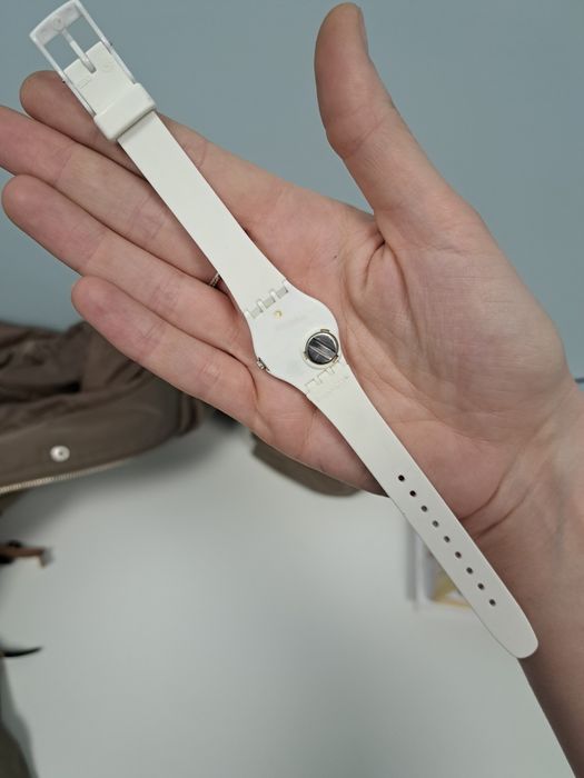 Dziewczęcy delikatny zegarek swatch lady serduszka