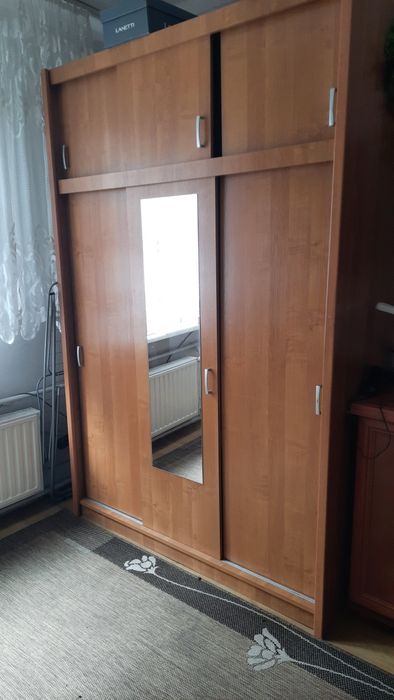 REZERWACJA - Oddam szafę trzydrzwiową