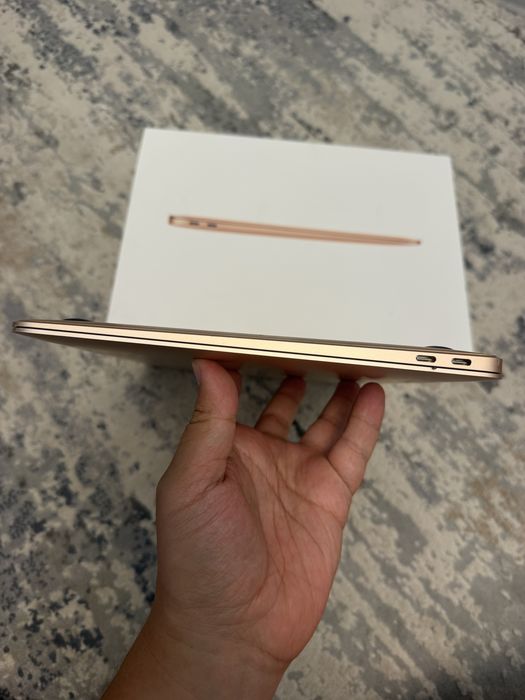 MacBook Air 2019 8/256gb