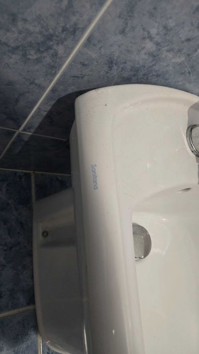 Lavatório e bide de casa de banho