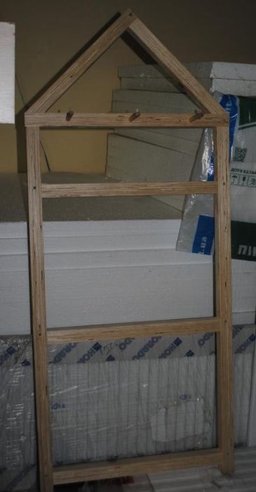 Вішалка для одягу дитяча, можна для дизайну- декору, ігрових цілей.