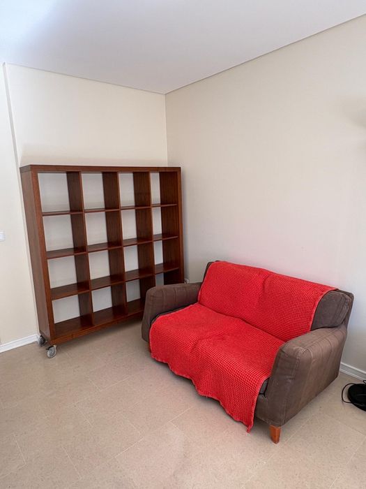 Arrendamento apartamento T0 avenida miguel torga 27