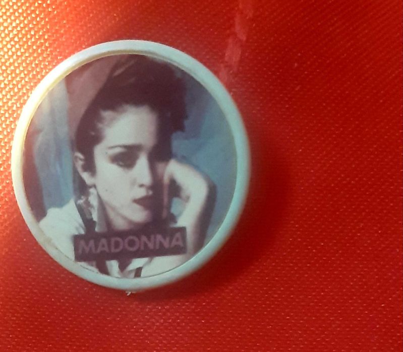 przypinka kolekcjonerska z PRL Madonna
