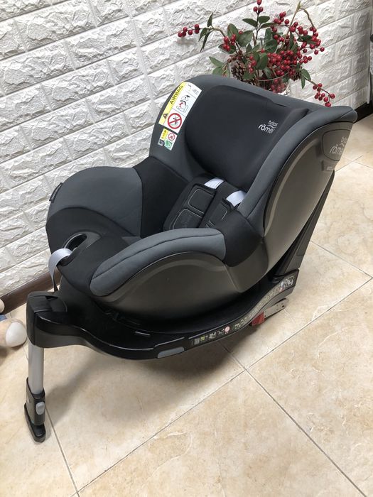 Автокрісло Britax Römer DUALFIX M i-SIZE Група 0+/1 (0-18 кг) 360