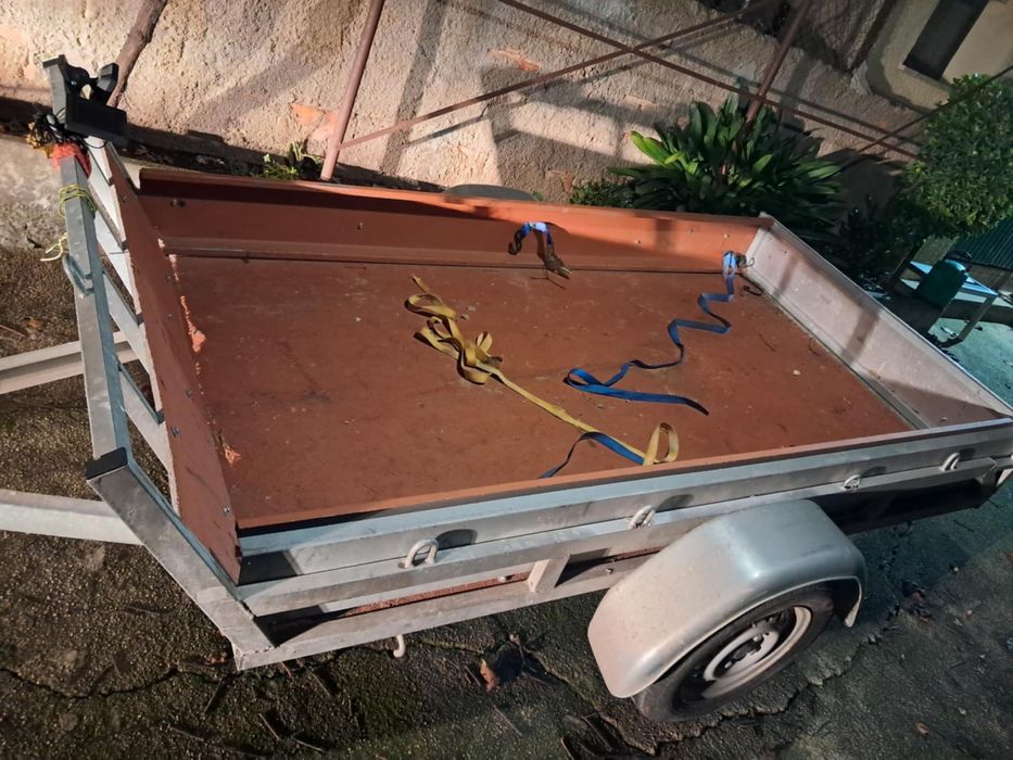 Atrelado para carro ligeiro