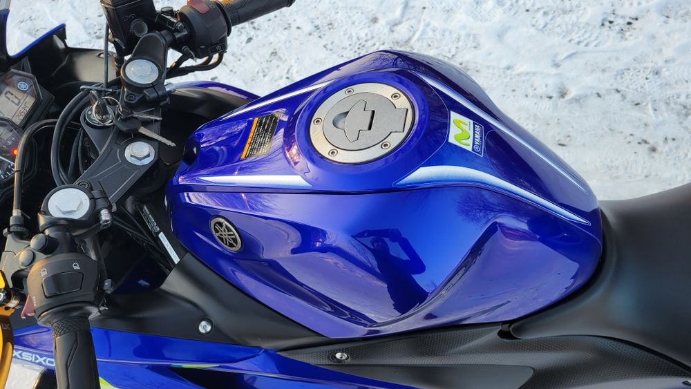 Yamaha R25. Sport Bike