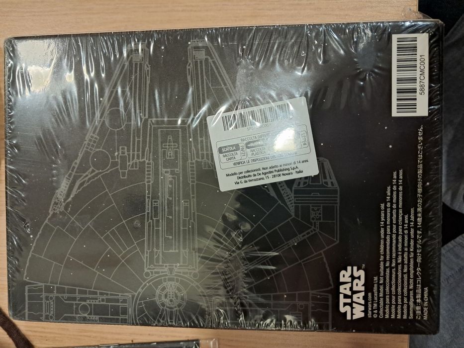 Nave Falcon Star Wars ,planeta agostini n 1.