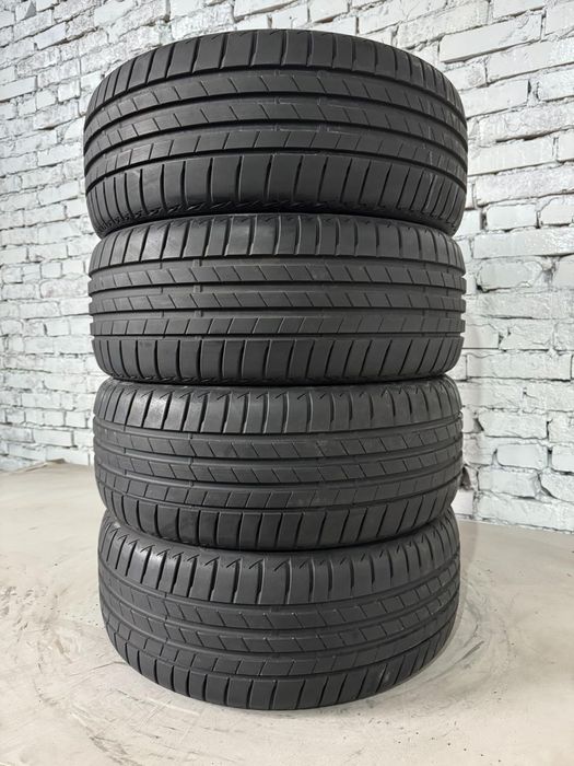Майже нові літні шини Bridgestone 225/40 R19